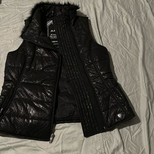 Ariat women’s black puffer vest. Like New size small